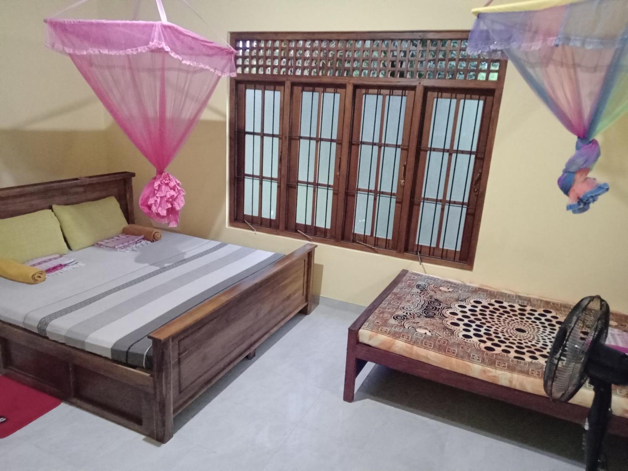 Jungle Village Homestay Pinnawala  Rom bilde